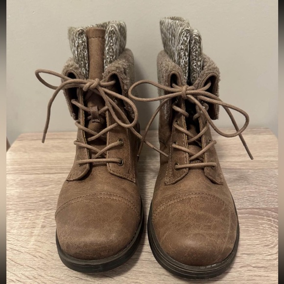 Natural Reflections ladies size 9 Boots from Cabelas - Picture 2 of 5